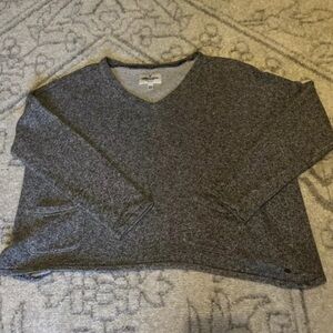 American Eagle Grey Sweater Crop Length Long sleeve V-neck Size Med